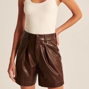 WOMEN’S CLASSIC STYLISH WILFRED ARITZIA FAUX‎ LEATHER BROWN MID-LENGTH SHORT